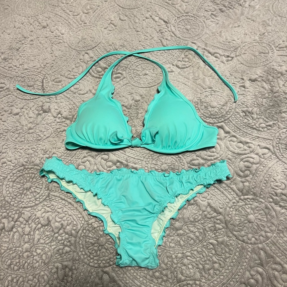 Victoria’s Secret bikini - Picture 13 of 13